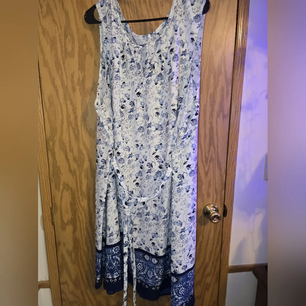 Floral Blue and White Dress - Picture 1 of 4